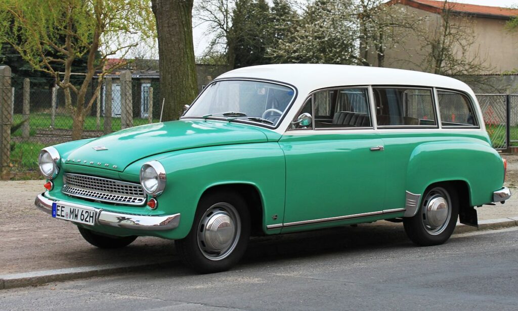 -Wartburg-311-9-combi-wiki-LutzBruno